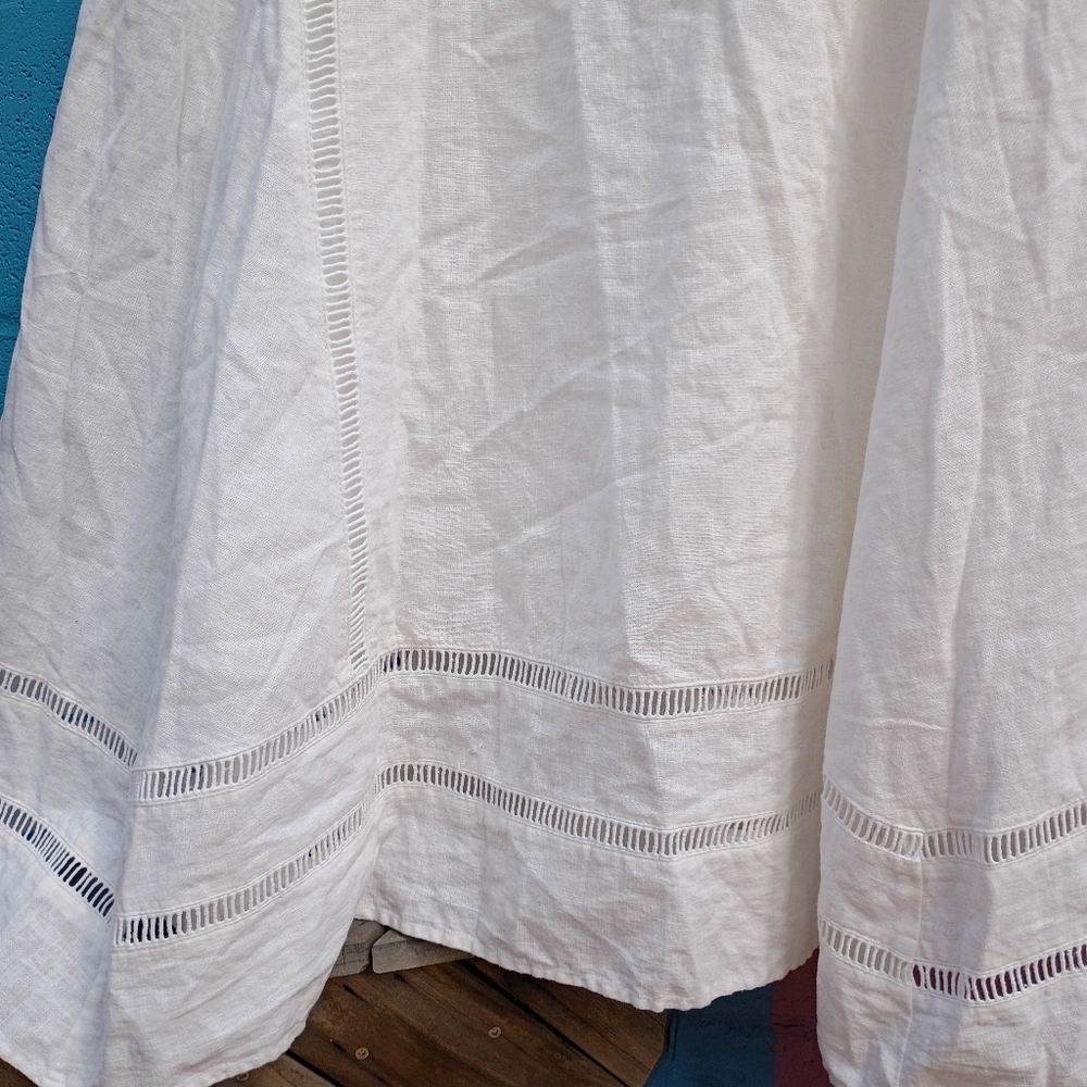 Abercrombie & Fitch White Maxi Dress with Front Keyhole - Picture 7 of 13